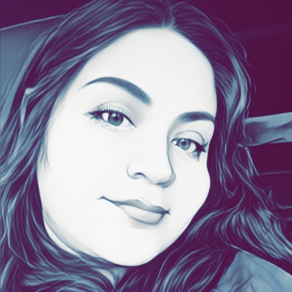 Meet your Posher, Belinda - Picture 1 of 2